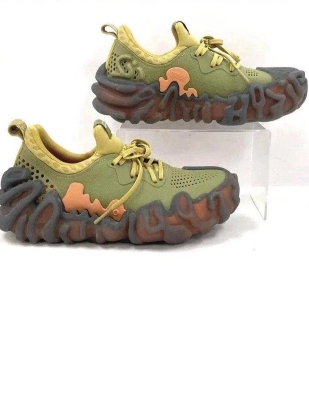 Salehe Bembury x Crocs Pollex Juniper in the striking "Sudd" olive green SZ 7